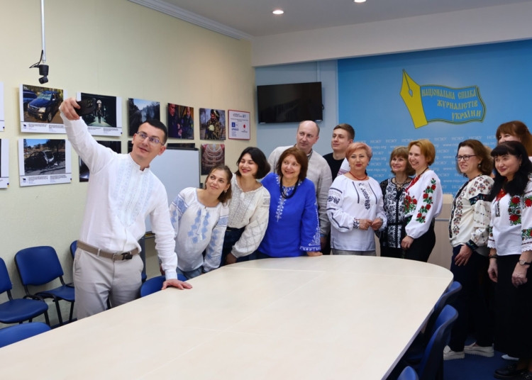 День вишиванки в НСЖУ: команда тримається у найважчі часи!