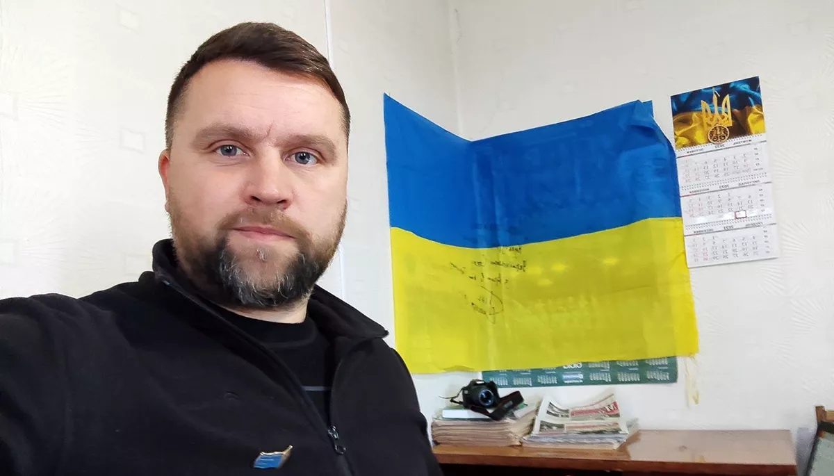 «Як мені її не друкувати?»: головред «Межівського меридіана» Євген Хрипун – про свою газету, в редакцію якої влучив каб 17 «Як мені її не друкувати?»: головред «Межівського меридіана» Євген Хрипун – про свою газету, в редакцію якої влучив каб