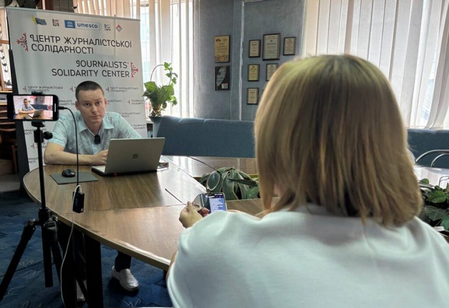 «Іноді лідерство означало просто відповідати на телефонні дзвінки»: як українські журналісти з нуля вибудували стійкість 25 «Іноді лідерство означало просто відповідати на телефонні дзвінки»: як українські журналісти з нуля вибудували стійкість 8