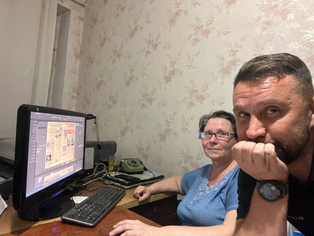 «Як мені її не друкувати?»: головред «Межівського меридіана» Євген Хрипун – про свою газету, в редакцію якої влучив каб 18 «Як мені її не друкувати?»: головред «Межівського меридіана» Євген Хрипун – про свою газету, в редакцію якої влучив каб 1