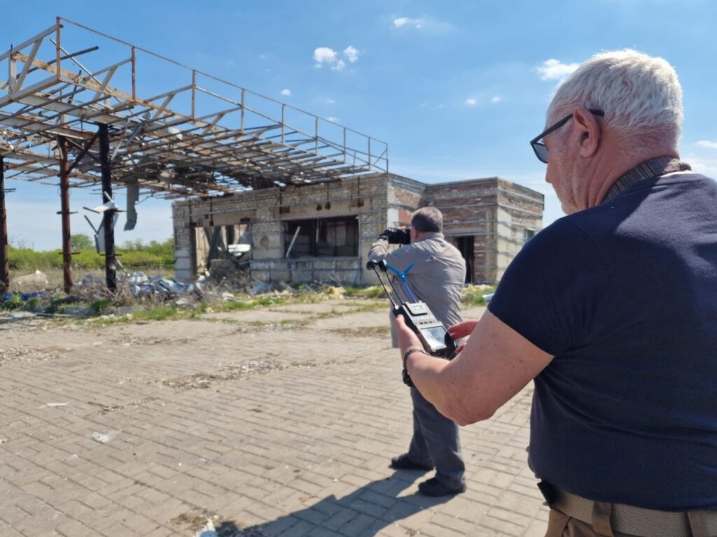 Як медійникам Харківщини допомагає детектор дронів під час виїздів у прифронтові зони