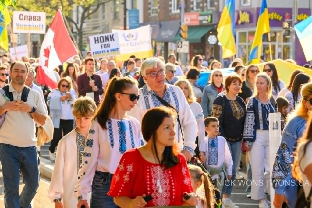 21 травня в Торонто відбудеться рекордна хода у вишиванках — шанс стати частиною історії! 3
