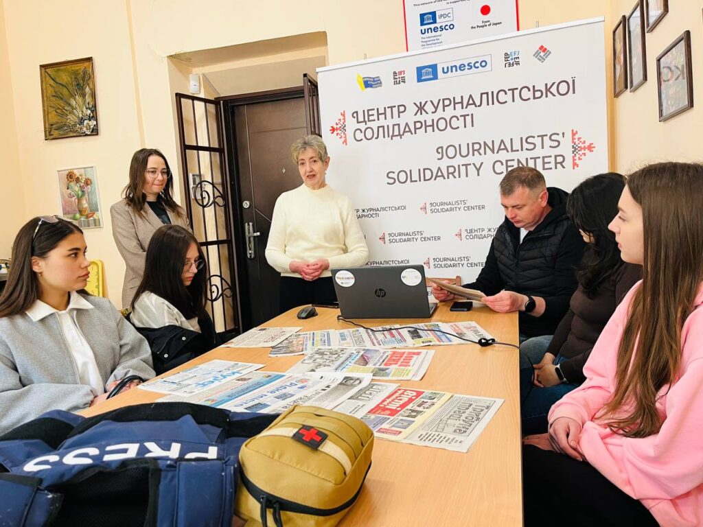 Напис «PRESS» на бронежилеті не зажди захищає: херсонська медійниця Валентина Пестушко поділилась досвідом зі студентами