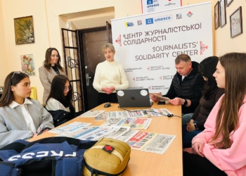 Напис «PRESS» на бронежилеті не зажди захищає: херсонська медійниця Валентина Пестушко поділилась досвідом зі студентами