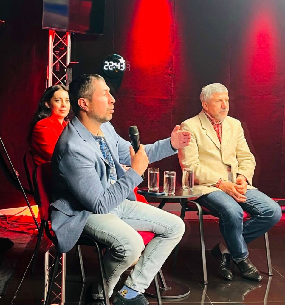 Михайло Савлюк: «Люди дедалі більше довіряють верифікованим джерелам інформації» 25 Михайло Савлюк: «Люди дедалі більше довіряють верифікованим джерелам інформації» 8