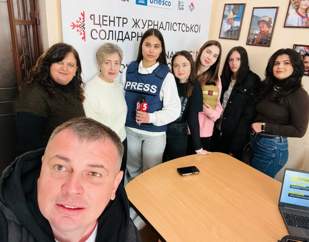 Напис «PRESS» на бронежилеті не зажди захищає: херсонська медійниця Валентина Пестушко поділилась досвідом зі студентами 3