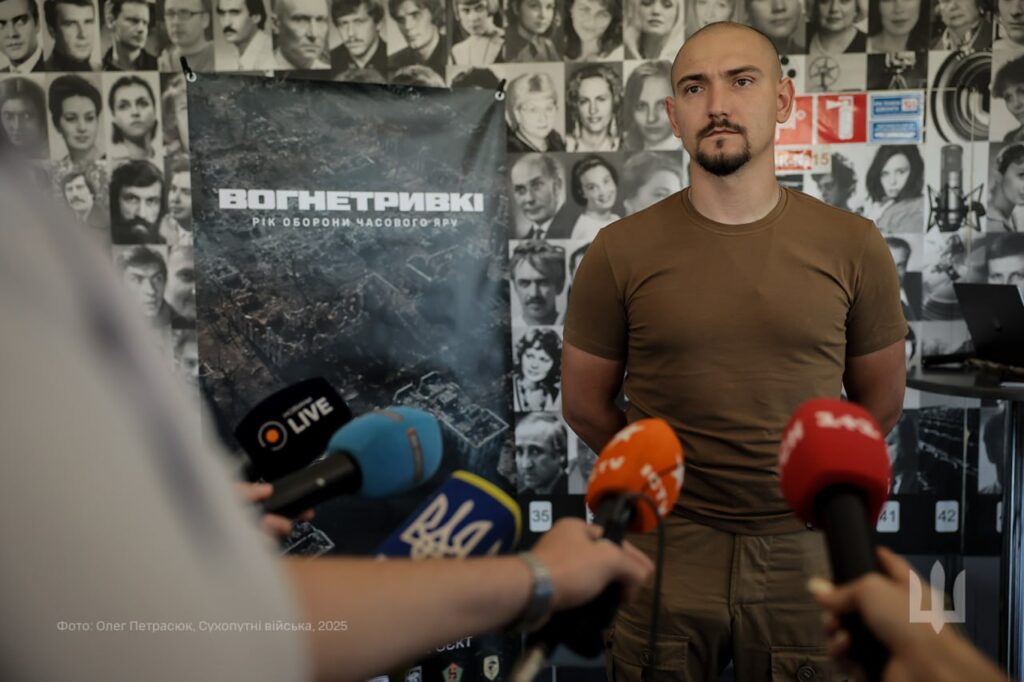 «Після перегляду наших відео противник здається в полон», – керівник пресслужби 24-ої бригади Іван Петричак про роботу медіа на війні 18 «Після перегляду наших відео противник здається в полон», – керівник пресслужби 24-ої бригади Іван Петричак про роботу медіа на війні 1