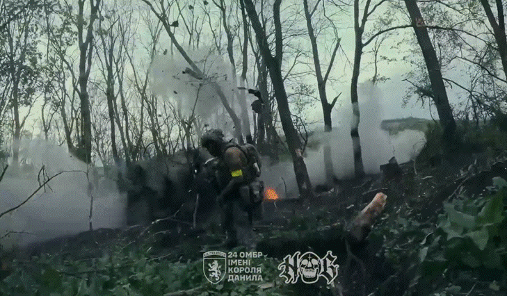 «Після перегляду наших відео противник здається в полон», – керівник пресслужби 24-ої бригади Іван Петричак про роботу медіа на війні 23 «Після перегляду наших відео противник здається в полон», – керівник пресслужби 24-ої бригади Іван Петричак про роботу медіа на війні 6