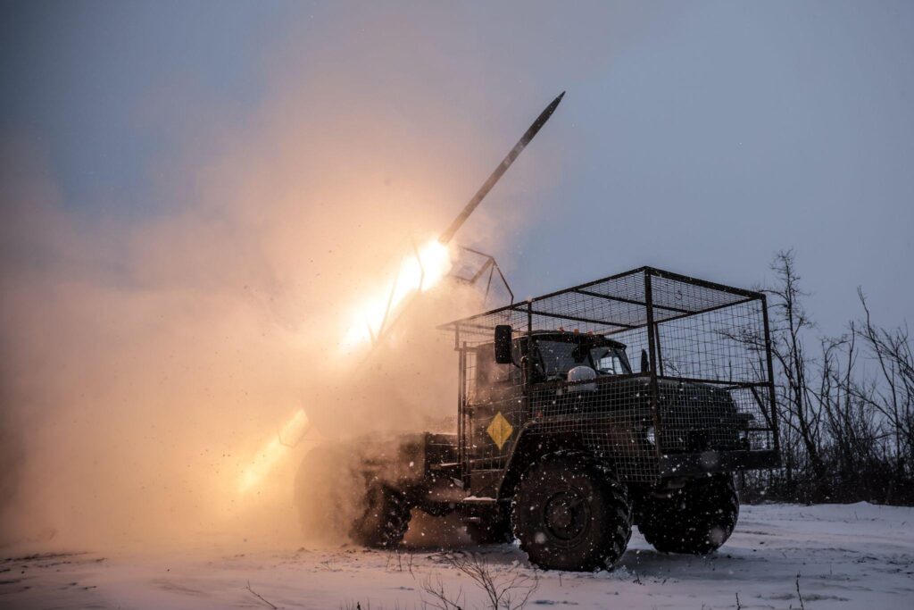 «Після перегляду наших відео противник здається в полон», – керівник пресслужби 24-ої бригади Іван Петричак про роботу медіа на війні 28 «Після перегляду наших відео противник здається в полон», – керівник пресслужби 24-ої бригади Іван Петричак про роботу медіа на війні 11
