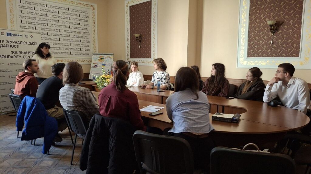 Політична медіаграмотність: львівські студенти на тренінгу в ЦЖС вчилися розпізнавати маніпуляції