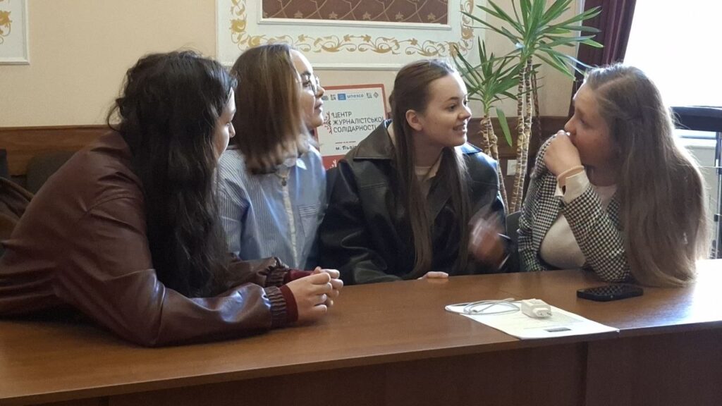 Політична медіаграмотність: львівські студенти на тренінгу в ЦЖС вчилися розпізнавати маніпуляції 2