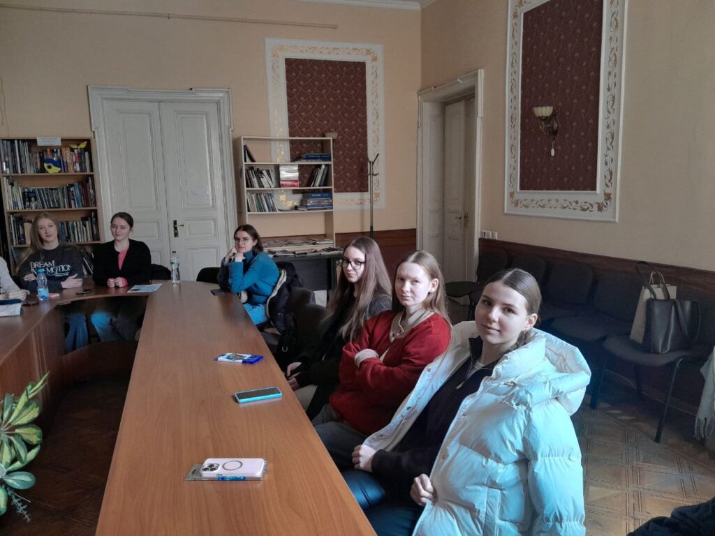 Журналістика травми: львівські медійники вивчали, як інтерв'ювати героїв після важких подій 8