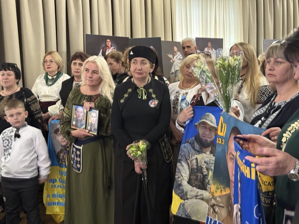 «Горизонти надії»: у Києві вшанували матерів і дружин захисників України