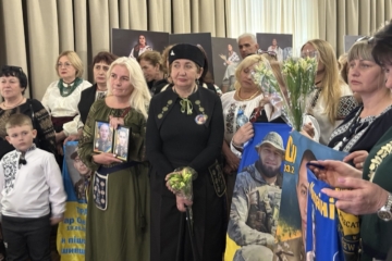 «Горизонти надії»: у Києві вшанували матерів і дружин захисників України