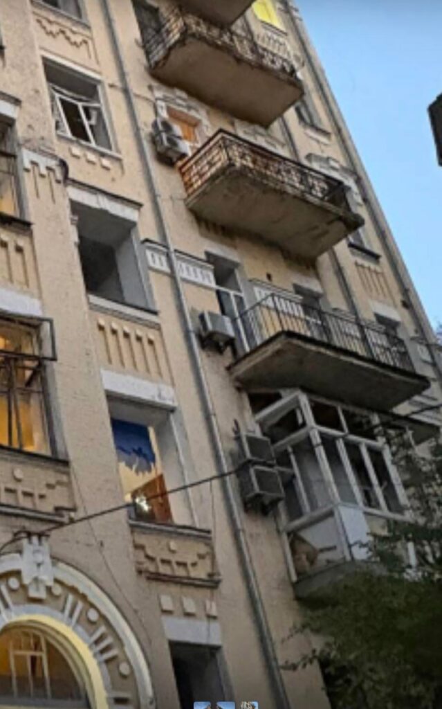 «Ми втратили студію»: редактор релокованого з Луганська медіа розповів про наслідки атаки росіян на Київ 21 «Ми втратили студію»: редактор релокованого з Луганська медіа розповів про наслідки атаки росіян на Київ 4