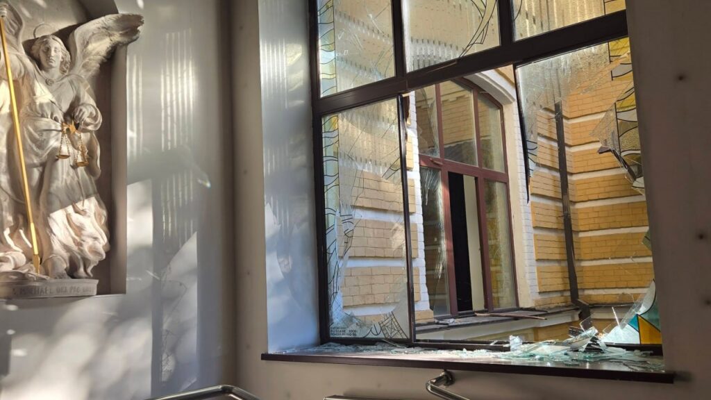 Під час атаки на Київ постраждали офіси правозахисних організацій на Лук’янівці