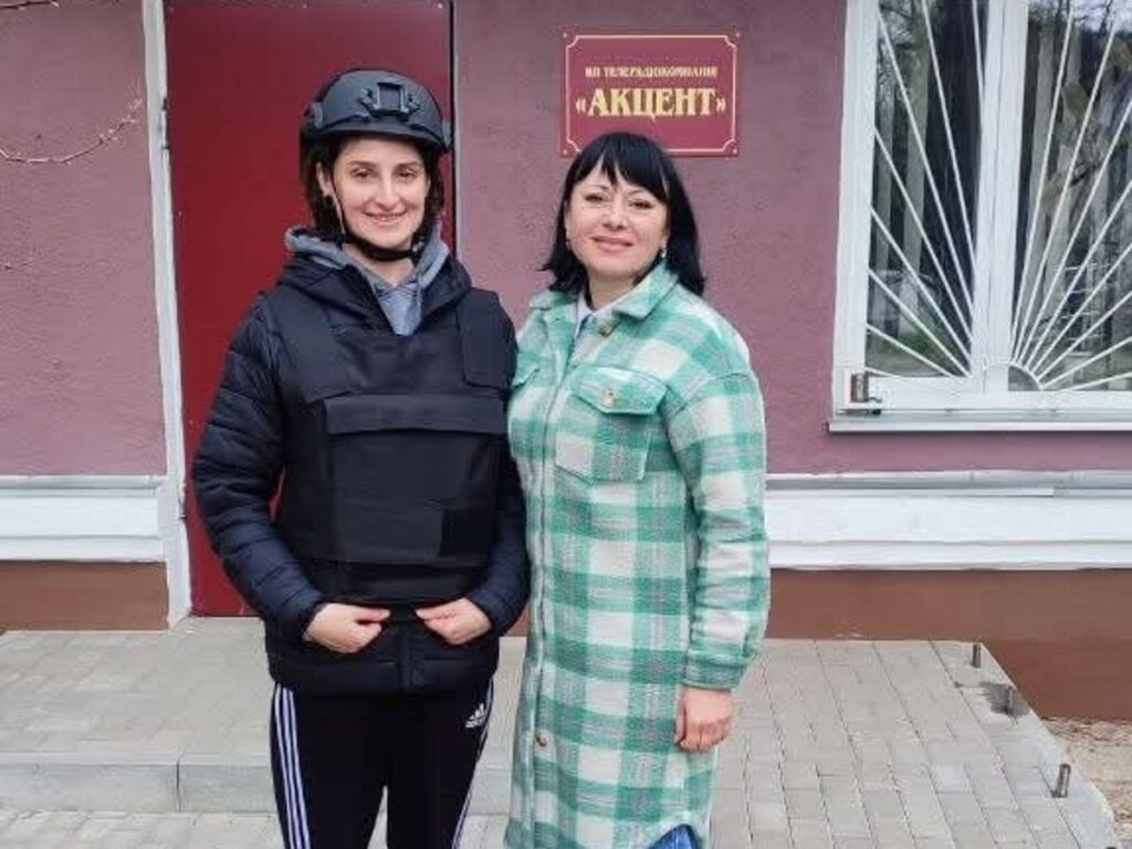 Шосткинські журналісти отримали комплекти захисного спорядження