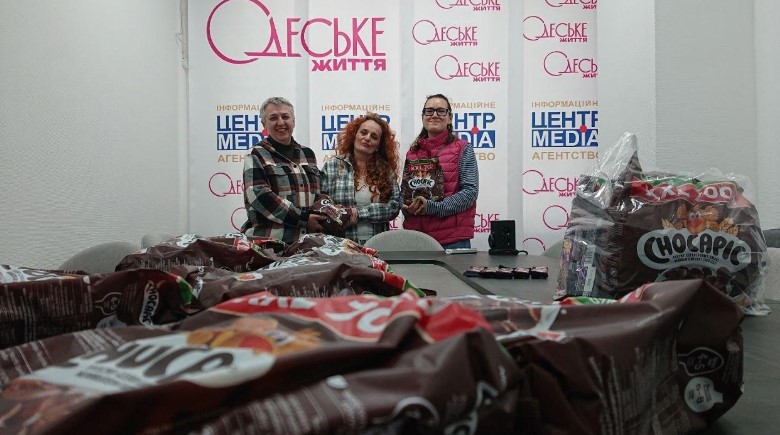 В Одесі журналістські родини отримали солодкі набори для дітей 1