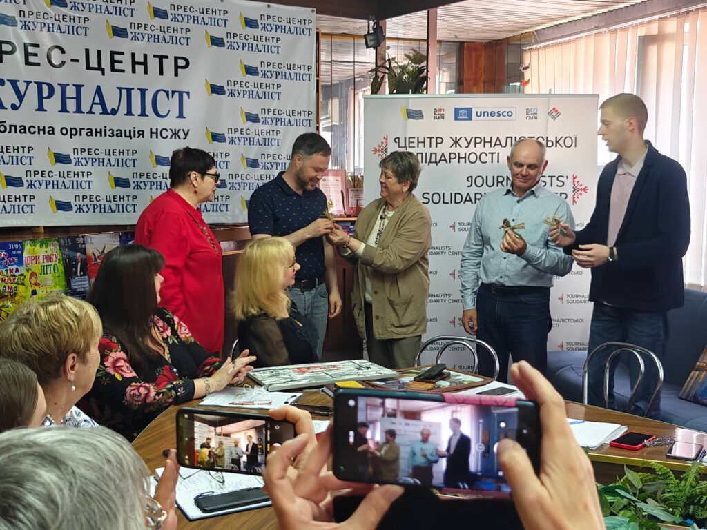 У Запоріжжі,  за 25 кілометрів від лінії фронту, творить єдина прифронтова філармонія України: зустріч з медійниками 1