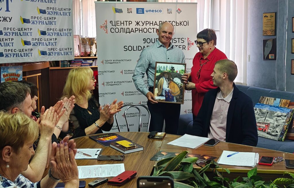 У Запоріжжі,  за 25 кілометрів від лінії фронту, творить єдина прифронтова філармонія України: зустріч з медійниками 3