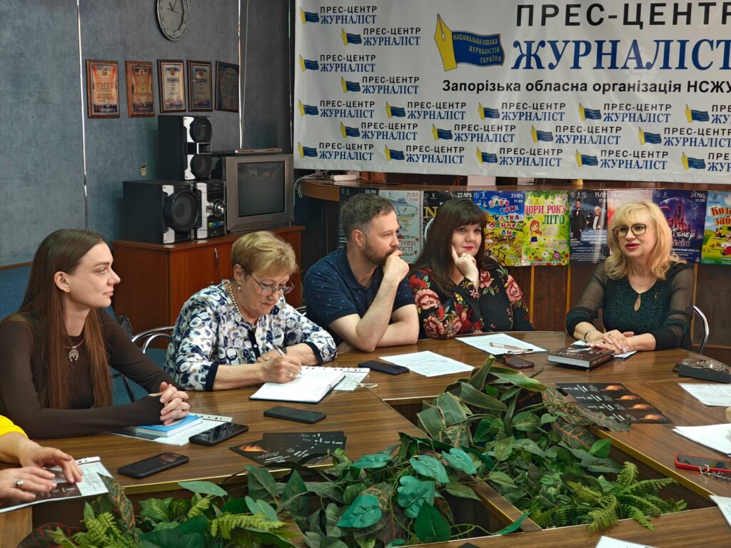 У Запоріжжі,  за 25 кілометрів від лінії фронту, творить єдина прифронтова філармонія України: зустріч з медійниками 4