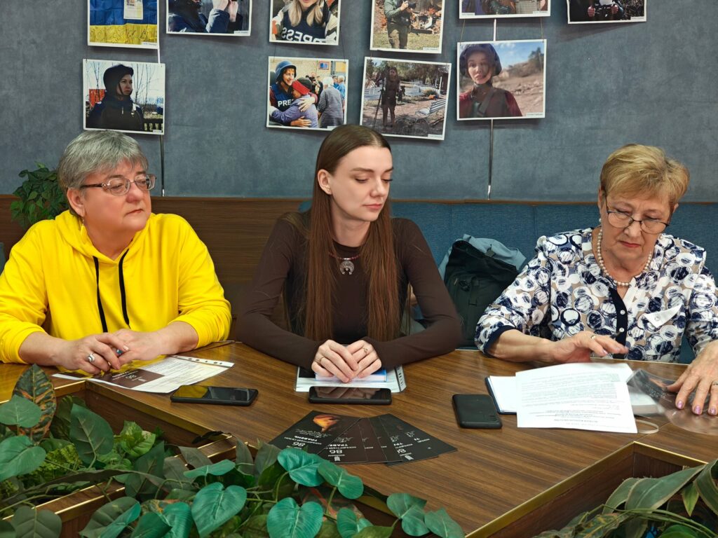 У Запоріжжі,  за 25 кілометрів від лінії фронту, творить єдина прифронтова філармонія України: зустріч з медійниками 5