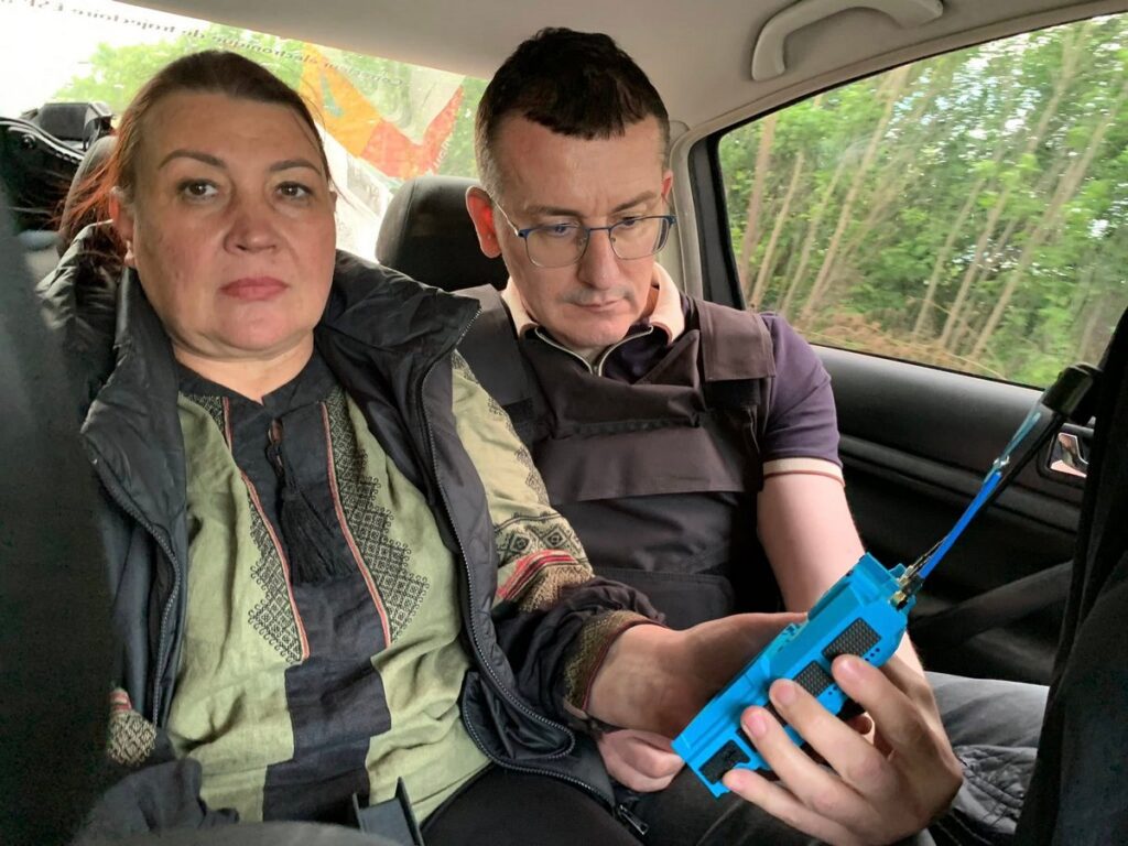 «Газета доїхала до Брюсселя – медаль повернулася на фронт»: голова НСЖУ вручив відзнаку МФЖ редактору з прикордоння 6