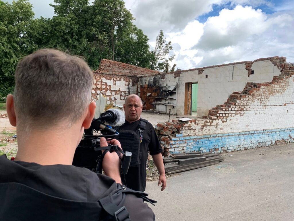 «Газета доїхала до Брюсселя – медаль повернулася на фронт»: голова НСЖУ вручив відзнаку МФЖ редактору з прикордоння 9