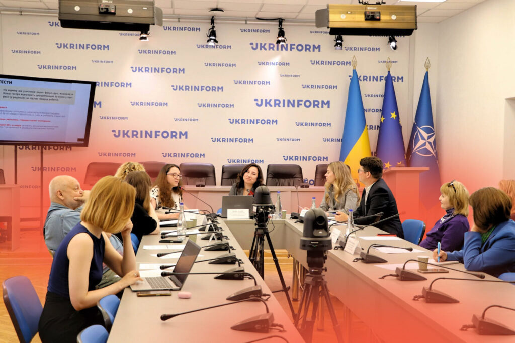 Люди 60+ залишаються недостатньо представленими в українських медіа, — дослідження