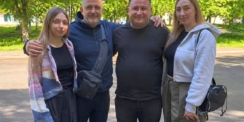 «До ворога залишалося 3,5 кілометри»: журналіст Владислав Єсипенко – про небезпеку прифронтових відряджень і потреби місцевих редакцій 28 «До ворога залишалося 3,5 кілометри»: журналіст Владислав Єсипенко – про небезпеку прифронтових відряджень і потреби місцевих редакцій