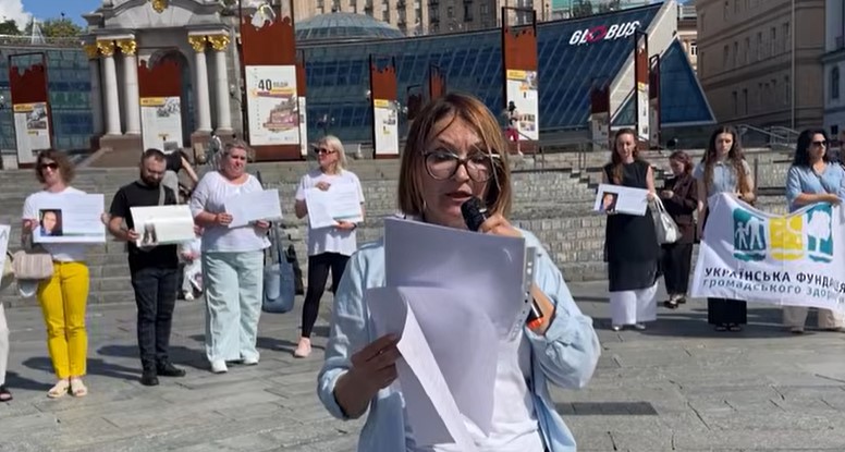 Україною пройшла хвиля акцій на підтримку цивільних жінок у російському полоні 20 Україною пройшла хвиля акцій на підтримку цивільних жінок у російському полоні 3
