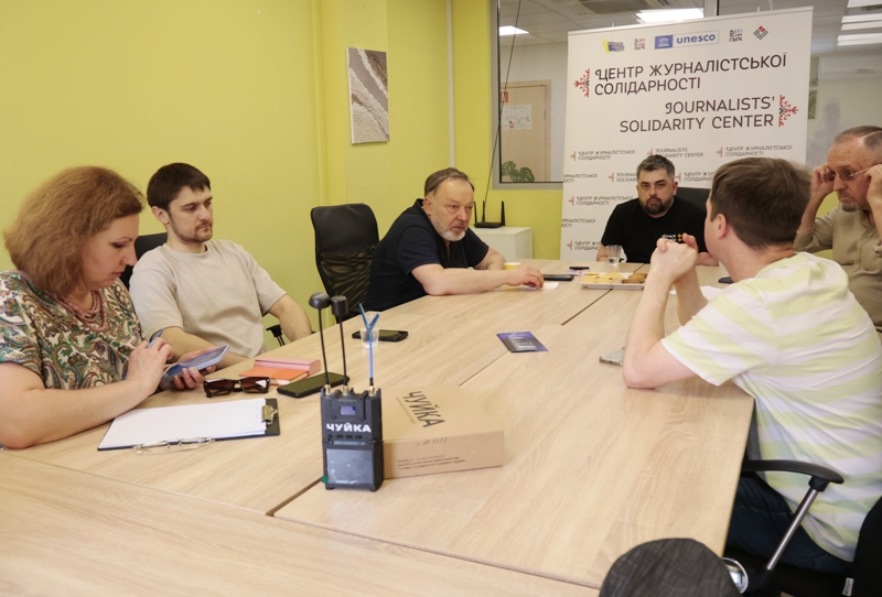 «Фіксерські зустрічі» у Дніпрі: виклики, підтримка та майбутнє фіксерів та локальних продюсерів в Україні 17 «Фіксерські зустрічі» у Дніпрі: виклики, підтримка та майбутнє фіксерів та локальних продюсерів в Україні