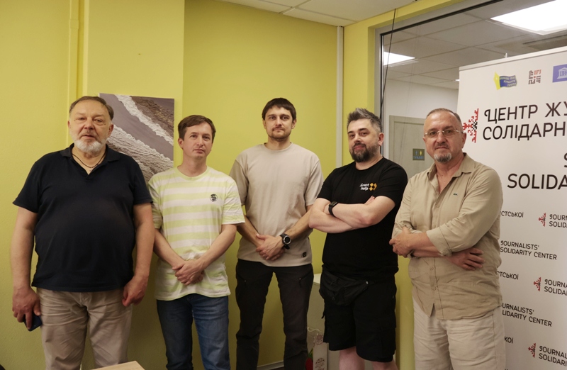 «Фіксерські зустрічі» у Дніпрі: виклики, підтримка та майбутнє фіксерів та локальних продюсерів в Україні 18 «Фіксерські зустрічі» у Дніпрі: виклики, підтримка та майбутнє фіксерів та локальних продюсерів в Україні 1