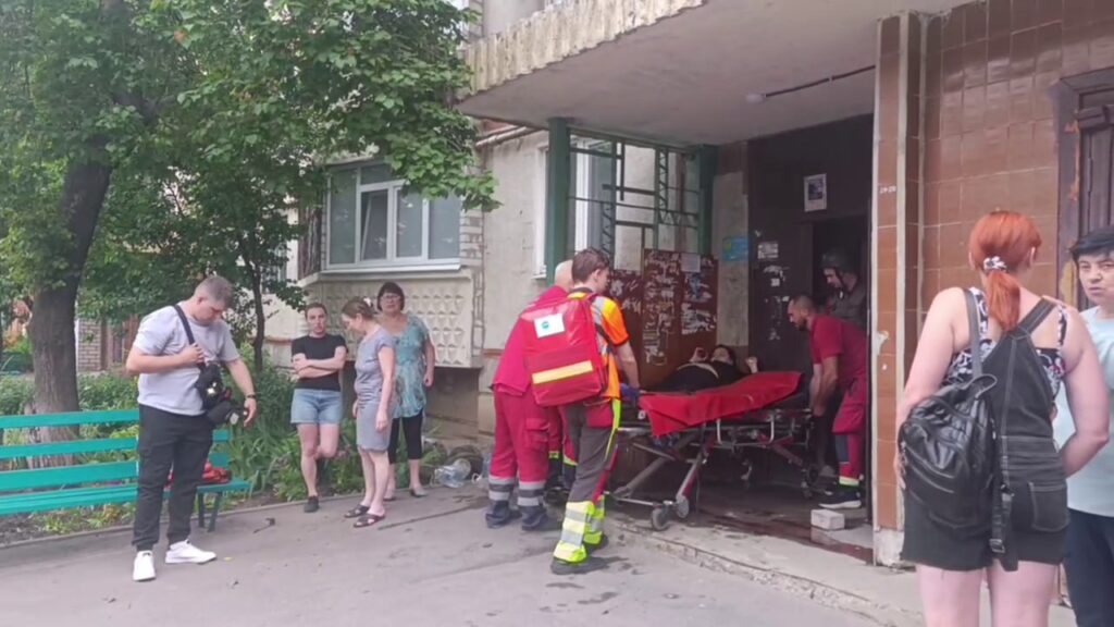 Журналістка знімала матеріал і водночас заспокоювала поранену: на місці ворожої атаки опинилась однією з перших 18 Журналістка знімала матеріал і водночас заспокоювала поранену: на місці ворожої атаки опинилась однією з перших 1