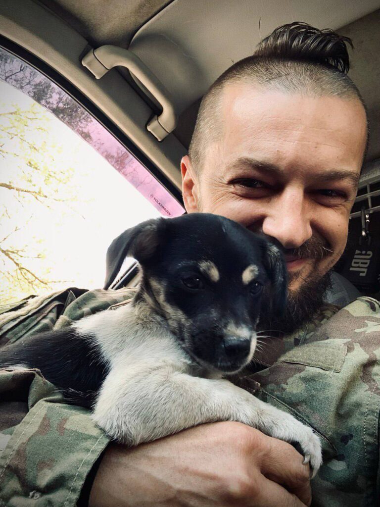 «Шукав у кадрі життя, а на фронті завжди обирав гідність та честь»: пам’яті режисера та воїна Василя Хомка 27 «Шукав у кадрі життя, а на фронті завжди обирав гідність та честь»: пам’яті режисера та воїна Василя Хомка 10