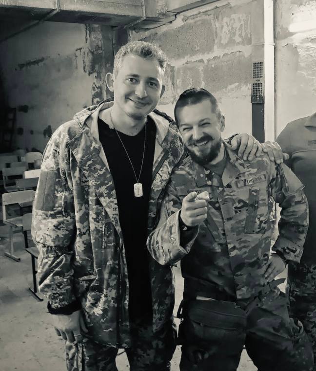 «Шукав у кадрі життя, а на фронті завжди обирав гідність та честь»: пам’яті режисера та воїна Василя Хомка 21 «Шукав у кадрі життя, а на фронті завжди обирав гідність та честь»: пам’яті режисера та воїна Василя Хомка 4