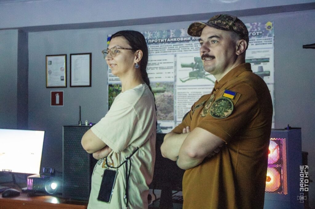 Івано-Франківські журналісти отримали подяки від військових 27 Івано-Франківські журналісти отримали подяки від військових 10