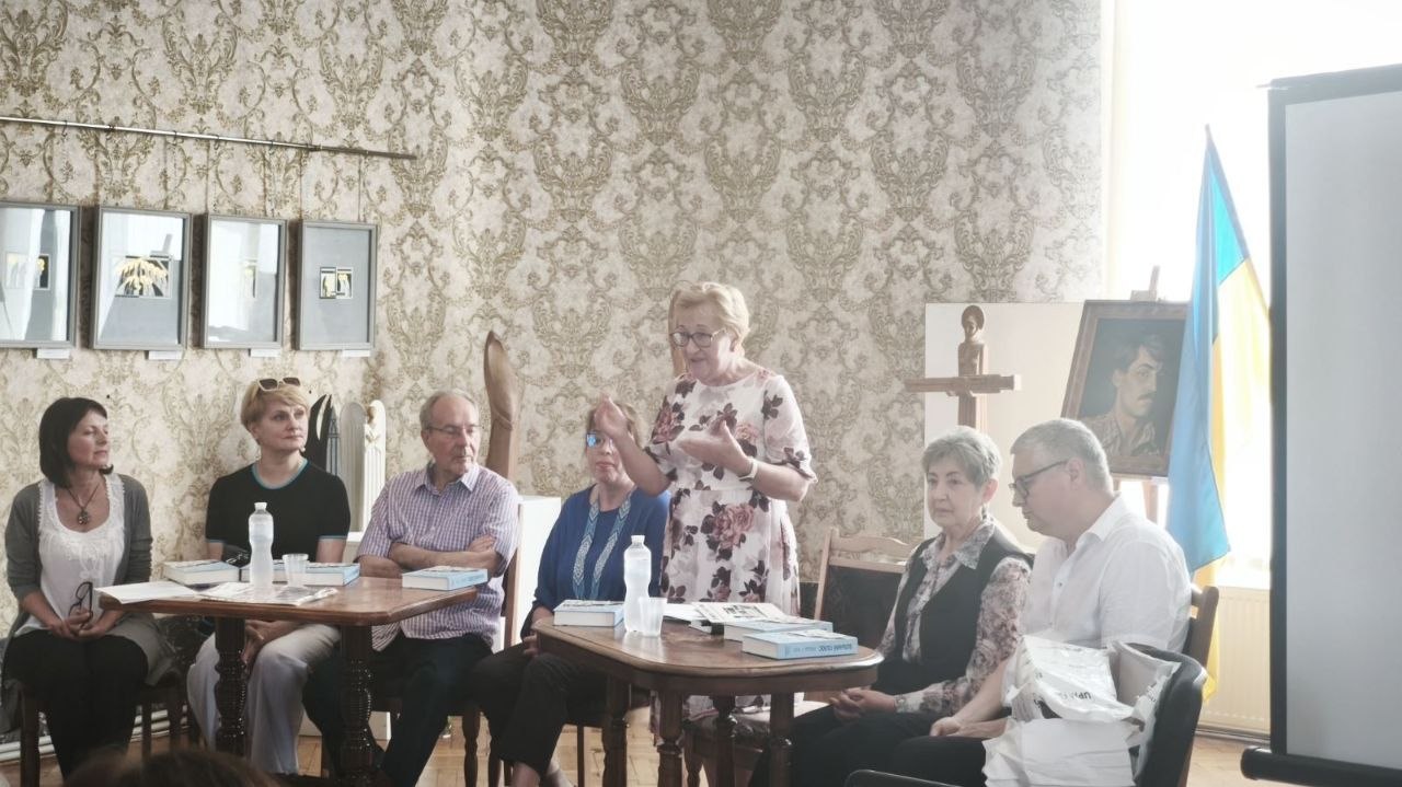 Літопис краю крізь призму преси: вийшла документальна книга до ювілею газети «Вільний голос» 17 Літопис краю крізь призму преси: вийшла документальна книга до ювілею газети «Вільний голос»