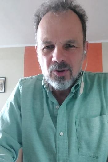 Як писати історії, що пробивають «співчутливе вигорання»: поради менторів Frontline Press 20 Як писати історії, що пробивають «співчутливе вигорання»: поради менторів Frontline Press 2