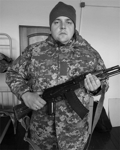 «Волонтерство привело мене у воєнкорство», – журналіст Іван Магуряк розповів про збори для фронту колег у погонах 4