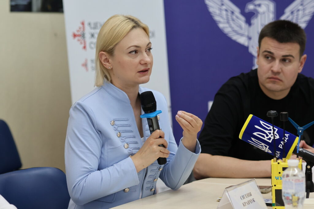 «Мусимо зупинити смертельний тренд – атаки дронів на журналістів». НСЖУ працює над посиленням безпеки медійників 19 «Мусимо зупинити смертельний тренд – атаки дронів на журналістів». НСЖУ працює над посиленням безпеки медійників 2