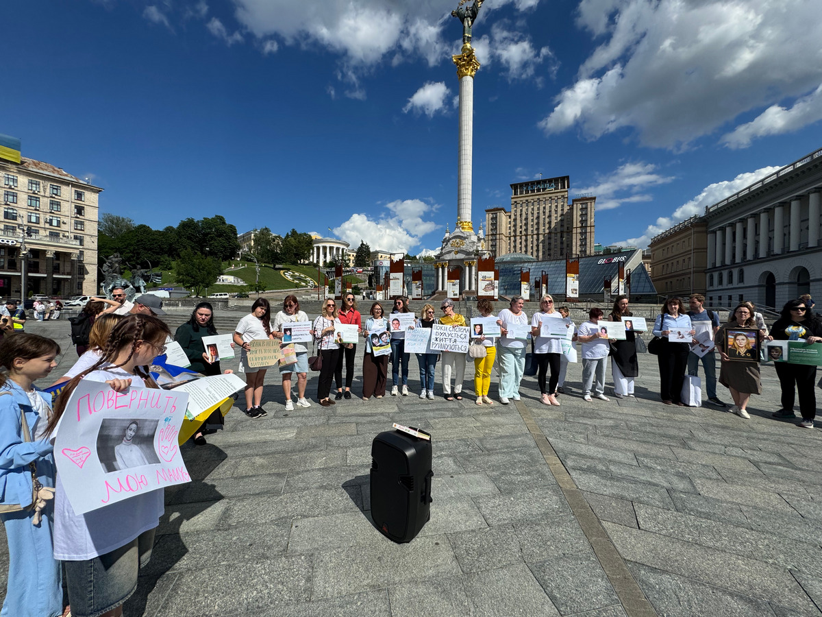 У Києві відбулася акція на підтримку жінок у полоні 17 У Києві відбулася акція на підтримку жінок у полоні