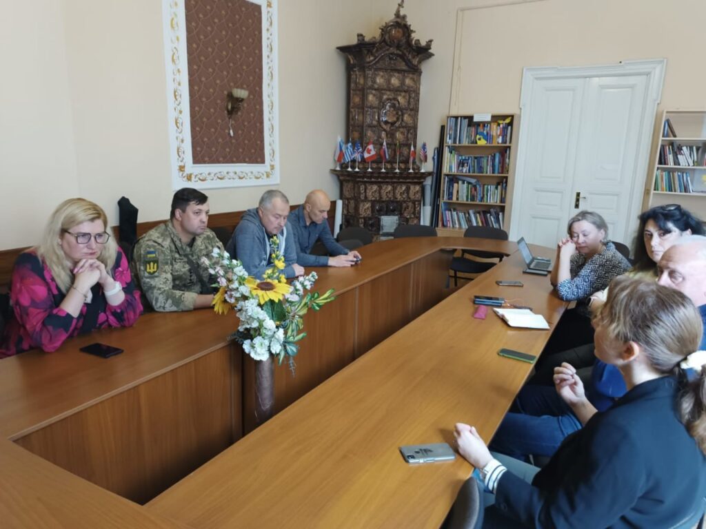 Журналістика у часі війни: у Львові відбувся круглий стіл за участю науковців та практиків 19 Журналістика у часі війни: у Львові відбувся круглий стіл за участю науковців та практиків 2