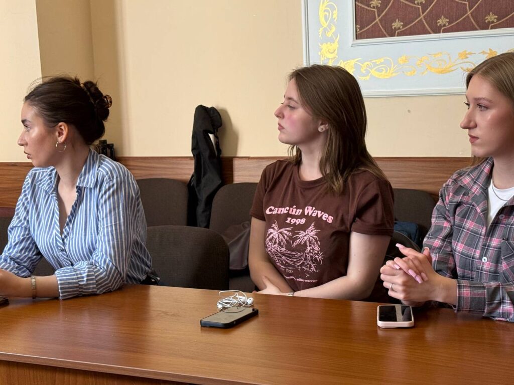 Львівські студенти-журналісти стануть практикантами Центру журналістської солідарності 21 Львівські студенти-журналісти стануть практикантами Центру журналістської солідарності 4