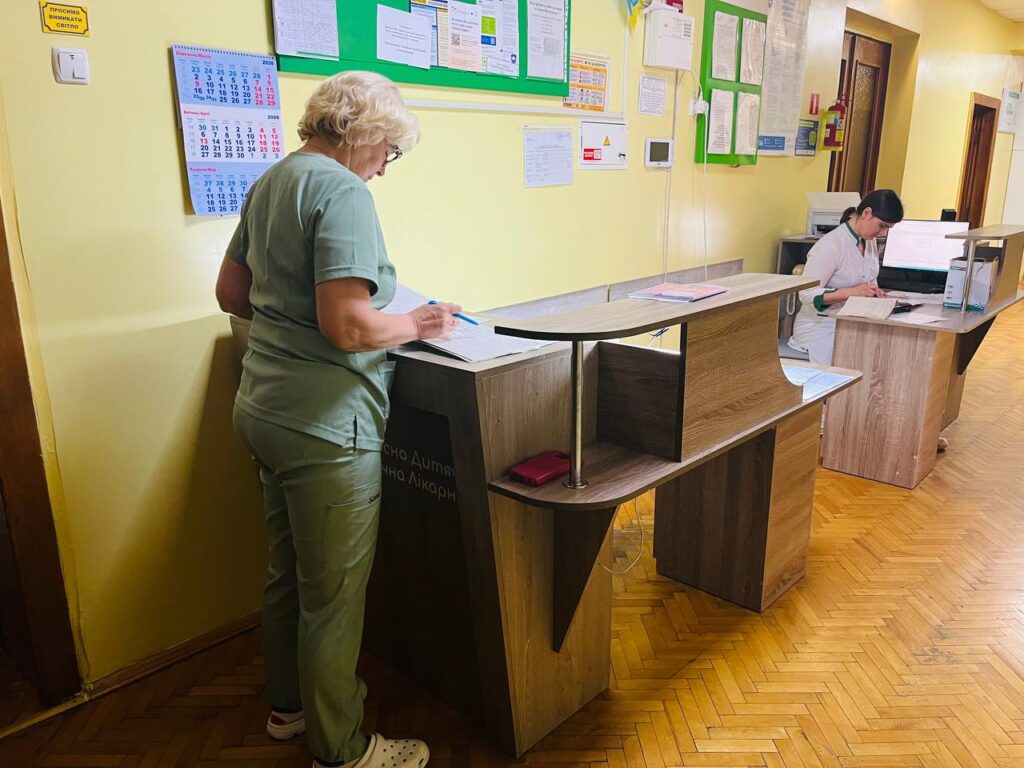 «Партнерство задля Перемоги»: 15-річного важкохворого юнака з Івано-Франківщини відправили на лікування до Ватиканської дитячої клініки