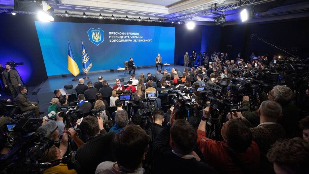 До Дня журналіста Президент відзначив державними нагородами 37 медійників