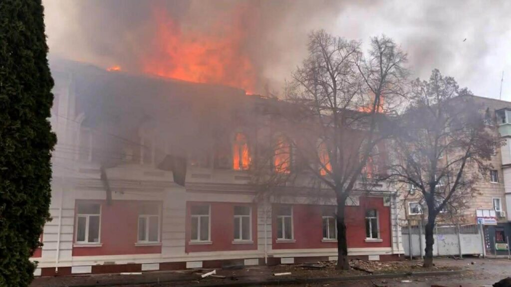 «Знімаємо на телефони, бо новини мусять виходити»: як телеканал «Прилуки» працює після того, як шахед спалив усю знімальну техніку 1