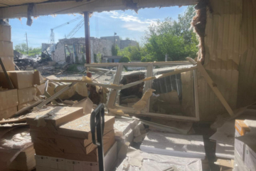 Після удару російського кабу на Донеччині відновлюють друкарню, де друкувалися місцеві газети