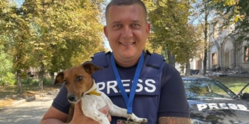 «Журналістам потрібно не відставати від того, що відбувається на фронті — щоб ефективно працювати і зберегти життя»: воєнкор Андрій Коваленко