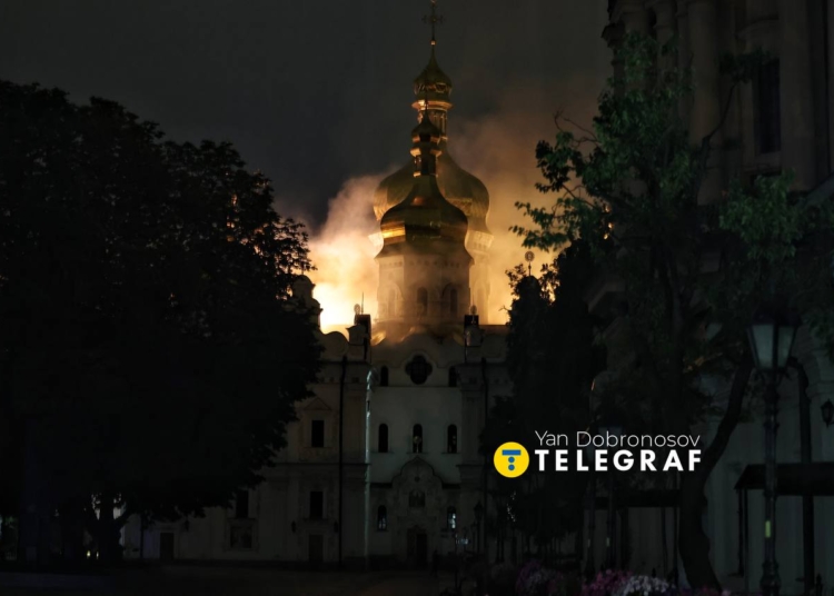 «Сьогодні влучили у серце не лише вірянам, не лише киянам, а всім нам, українцям», – журналіст Мар’ян Кушнір